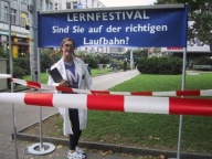Laufbahn-Trainer auf der Rathausbrücke
